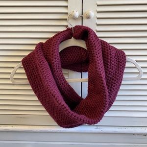 3/$15 Maroon chunky knit circle scarf